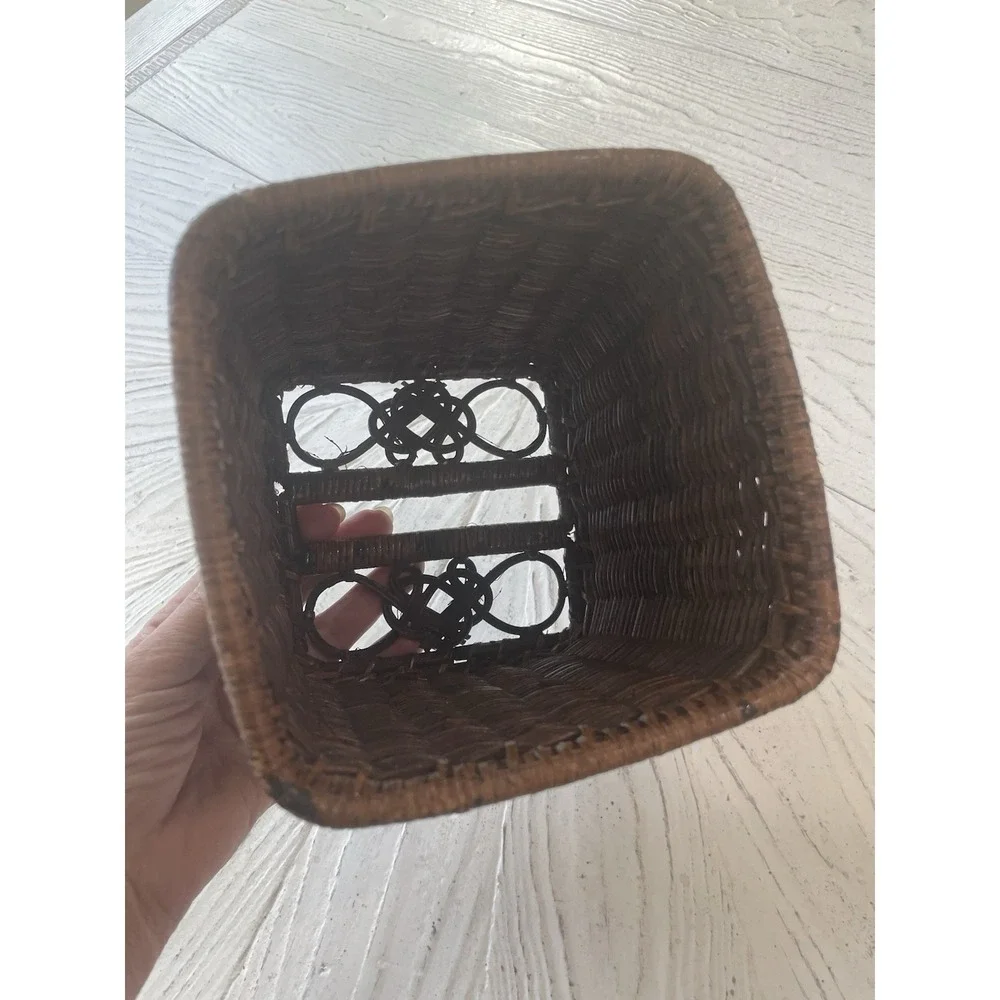 Vintage Rattan Tissue Box Cover Hand Woven Wicker‎ Brown